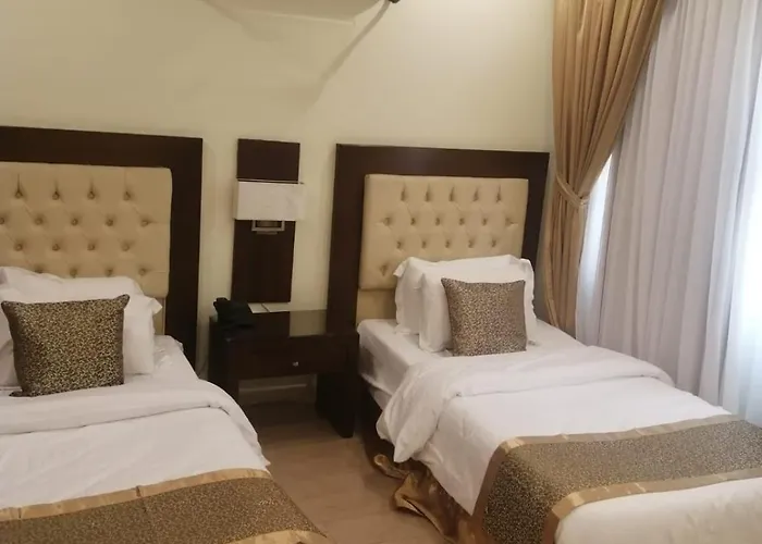 الرابطة للشقق المخدومة